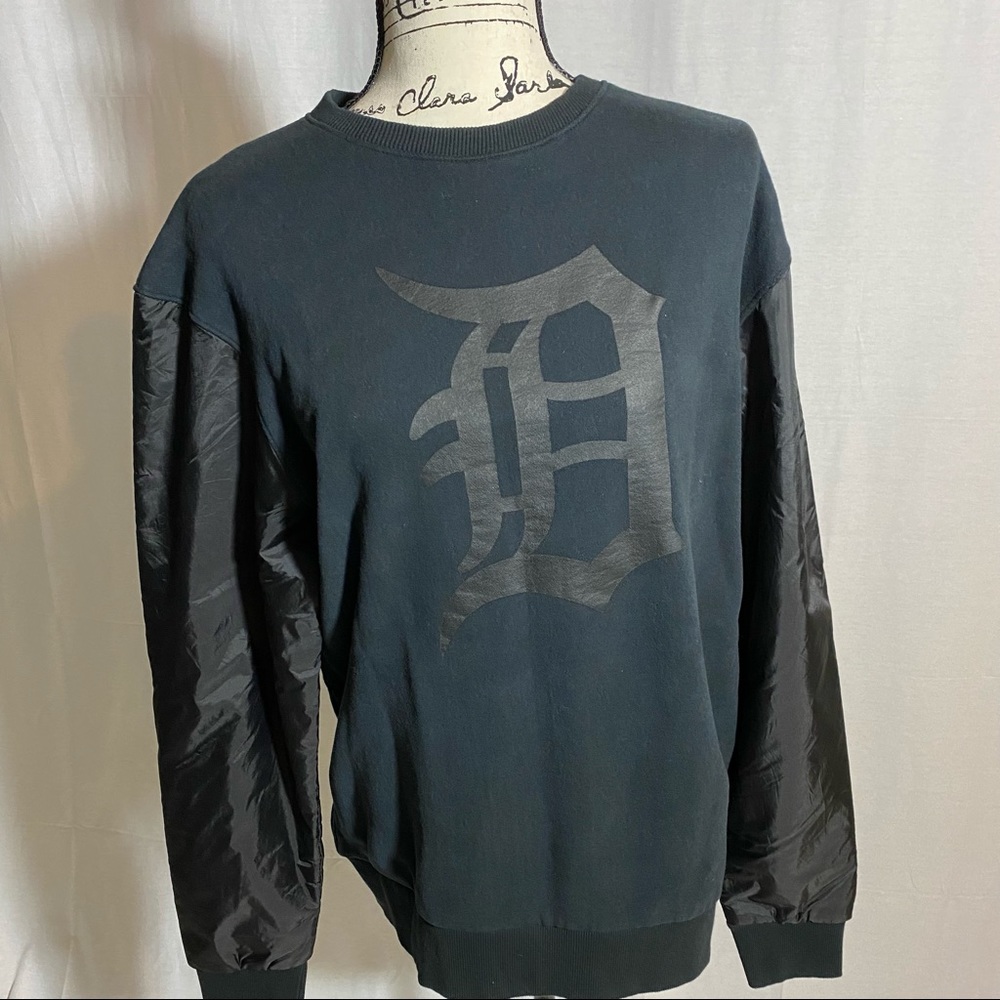 Detroit Tigers Sweatshirt- NWT